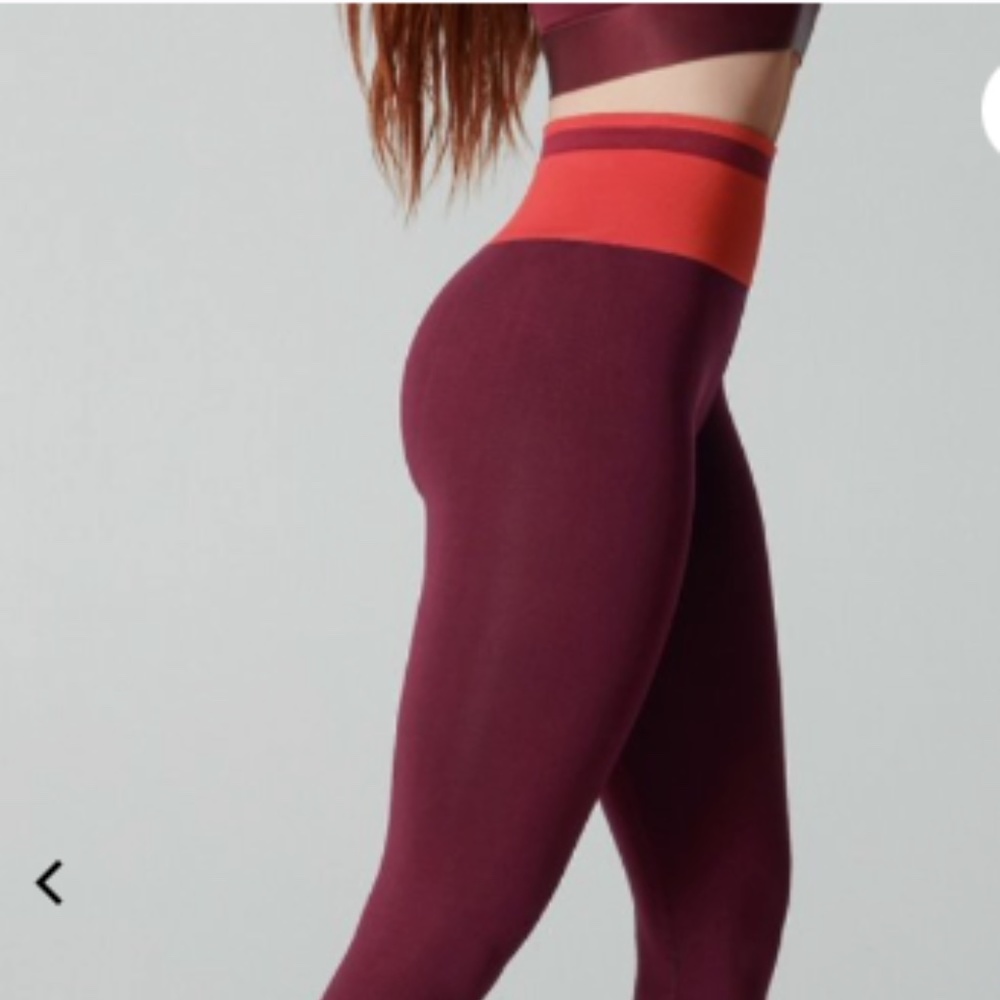NWOT Fabletics High-Waisted Seamless Stripe 7/8